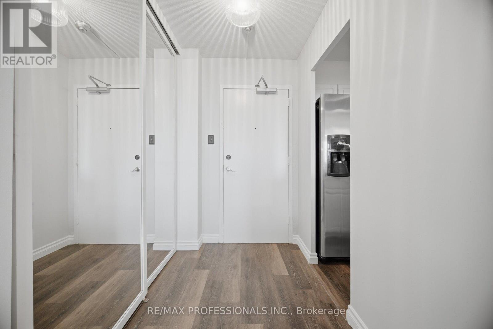 902 - 15 La Rose Avenue, Toronto, Ontario  M9P 1A7 - Photo 6 - W13713344