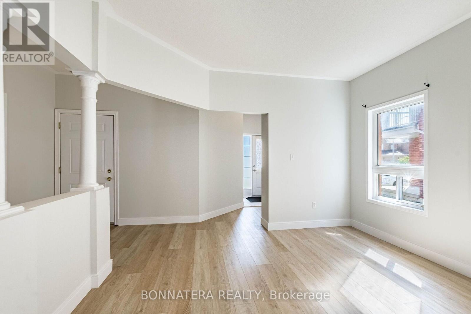 4297 Guildwood Way, Mississauga, Ontario  L5R 0A7 - Photo 14 - W13713368
