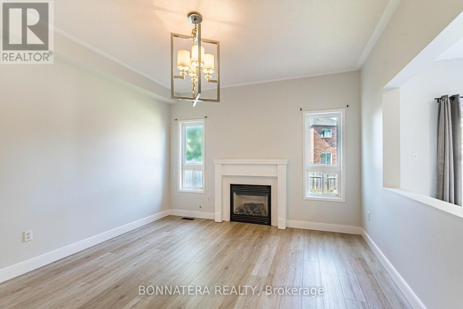 4297 Guildwood Way, Mississauga, Ontario  L5R 0A7 - Photo 15 - W13713368