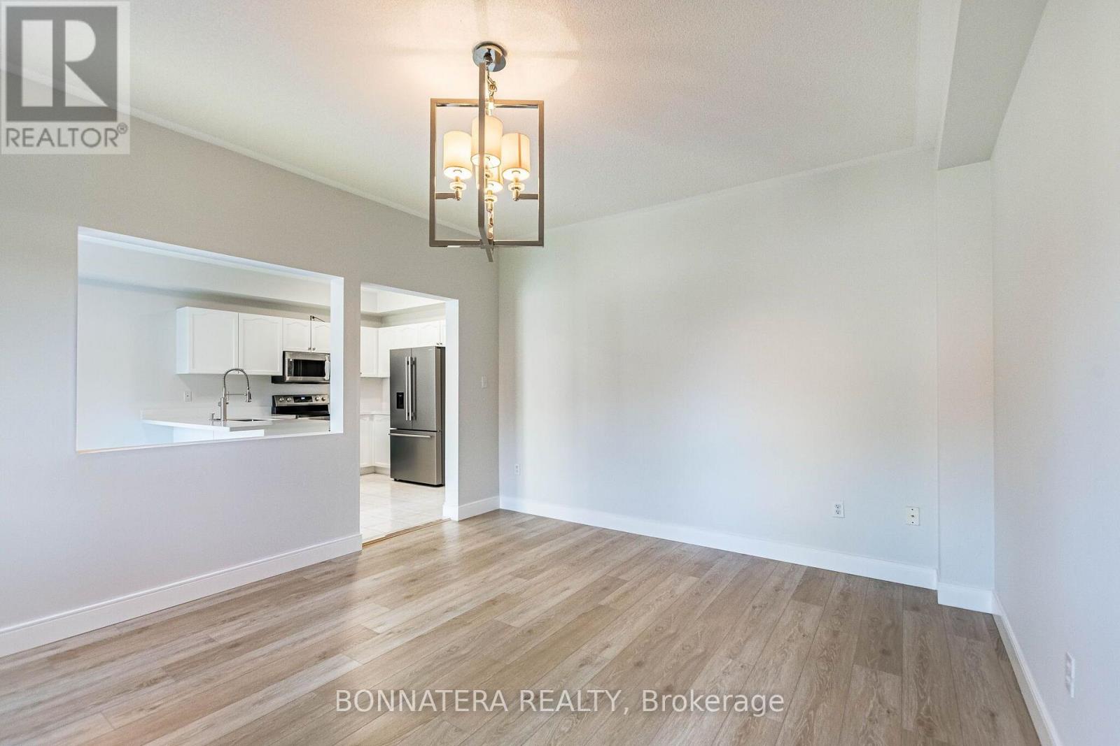 4297 Guildwood Way, Mississauga, Ontario  L5R 0A7 - Photo 19 - W13713368