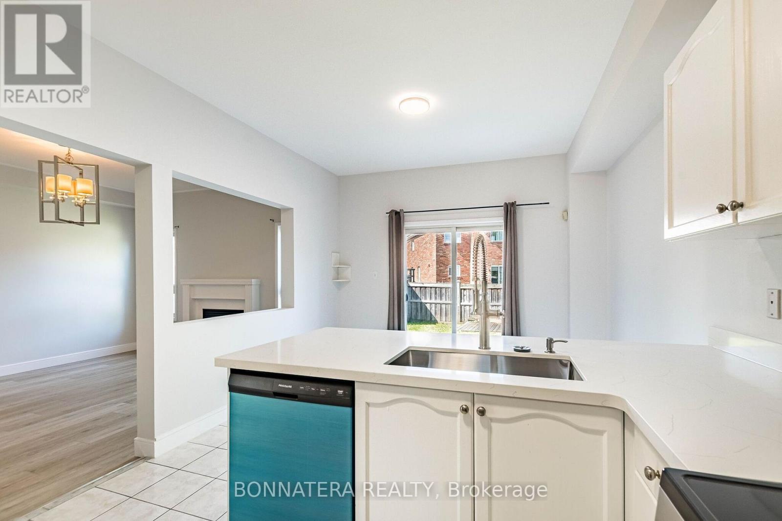 4297 Guildwood Way, Mississauga, Ontario  L5R 0A7 - Photo 25 - W13713368