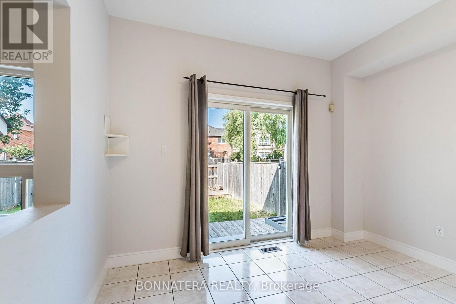 4297 Guildwood Way, Mississauga, Ontario  L5R 0A7 - Photo 26 - W13713368
