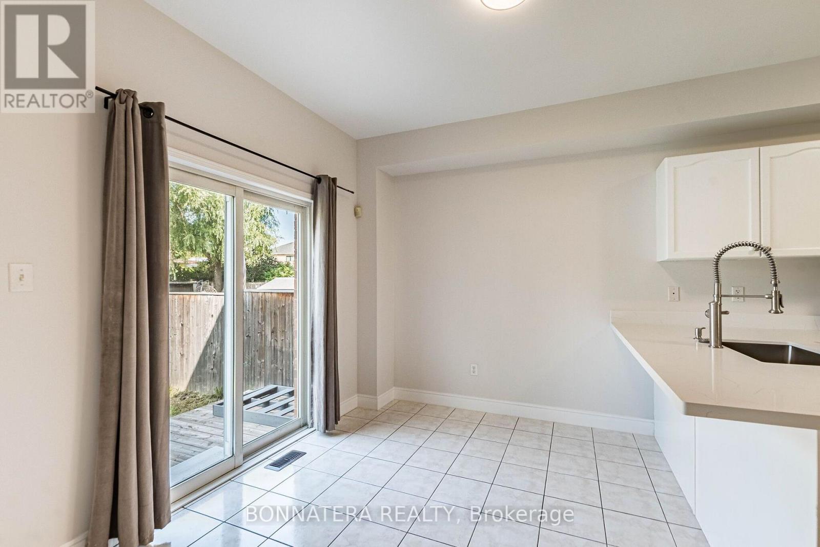 4297 Guildwood Way, Mississauga, Ontario  L5R 0A7 - Photo 27 - W13713368