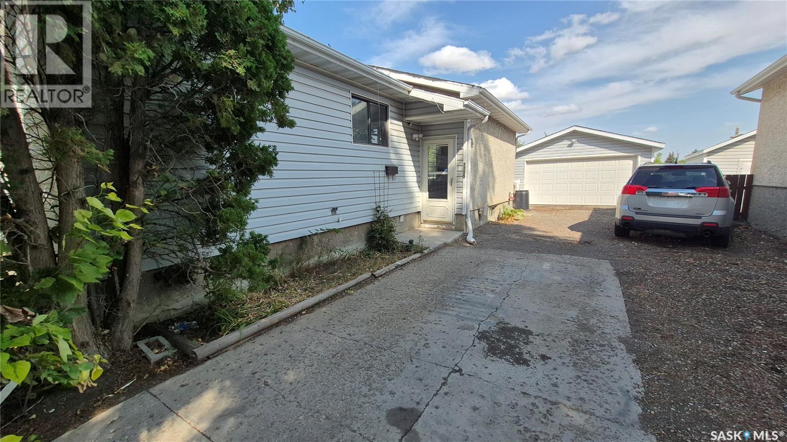 1715 Fleet Street, Regina, Saskatchewan  S4N 6B4 - Photo 3 - SK046599