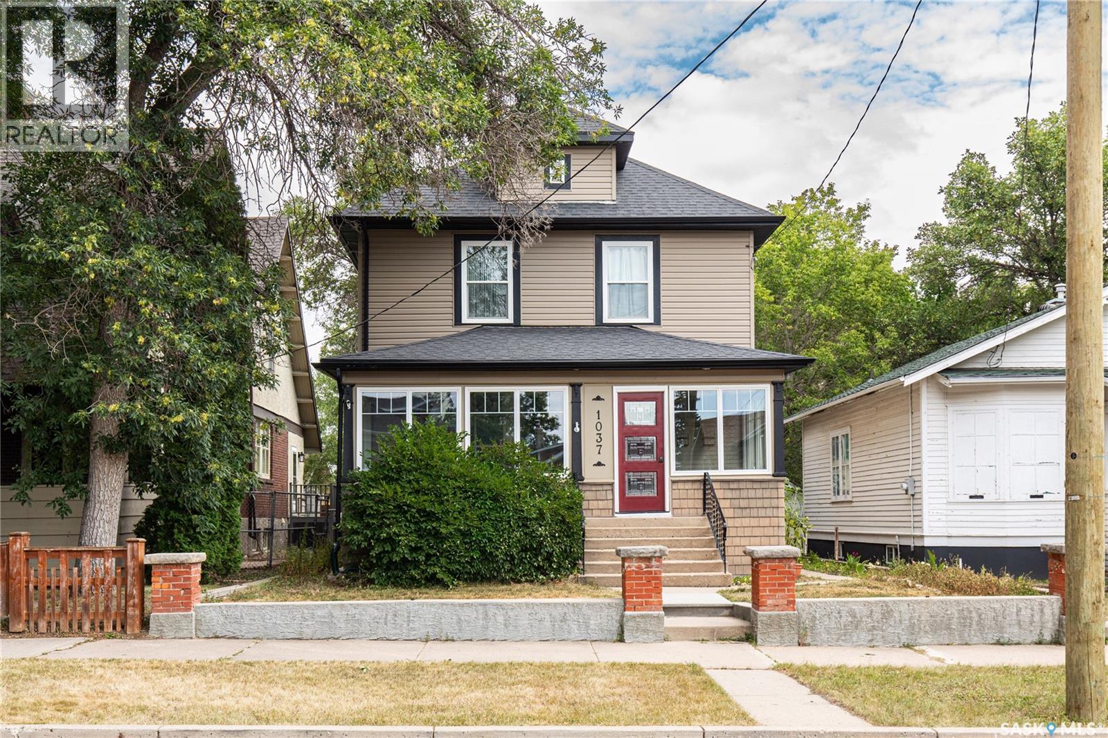 1037 Chestnut AVENUE, Moose Jaw, Saskatchewan
