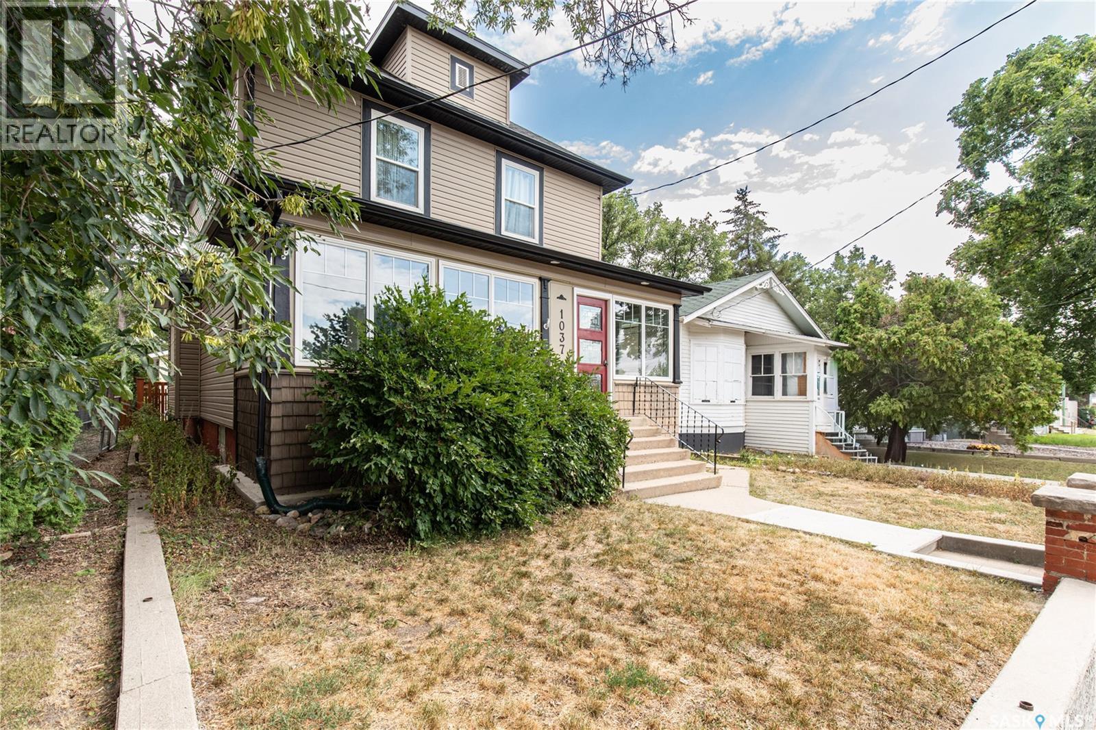 1037 Chestnut Avenue, Moose Jaw, Saskatchewan  S6H 1A5 - Photo 3 - SK046545