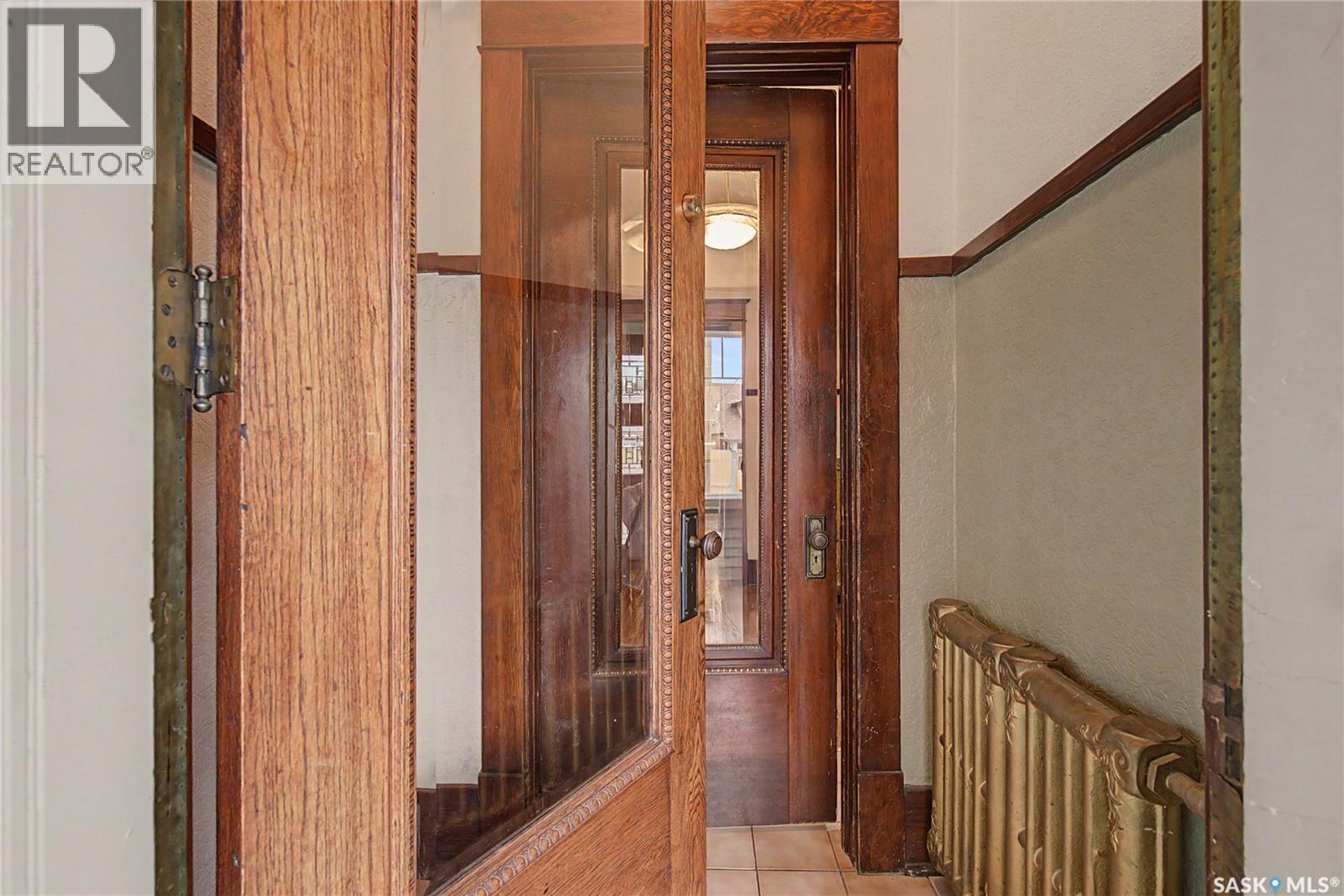 1037 Chestnut Avenue, Moose Jaw, Saskatchewan  S6H 1A5 - Photo 9 - SK046545