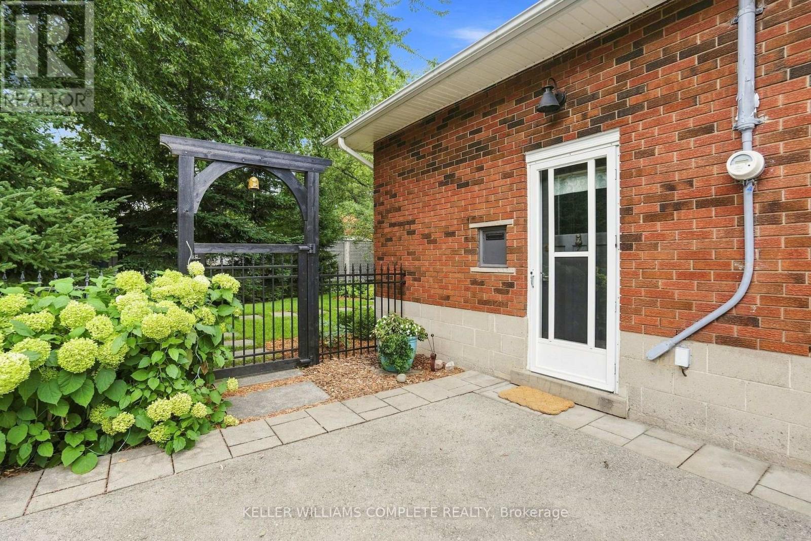 238 Seminole Road, Hamilton, Ontario  L9G 1Y9 - Photo 34 - X13713182