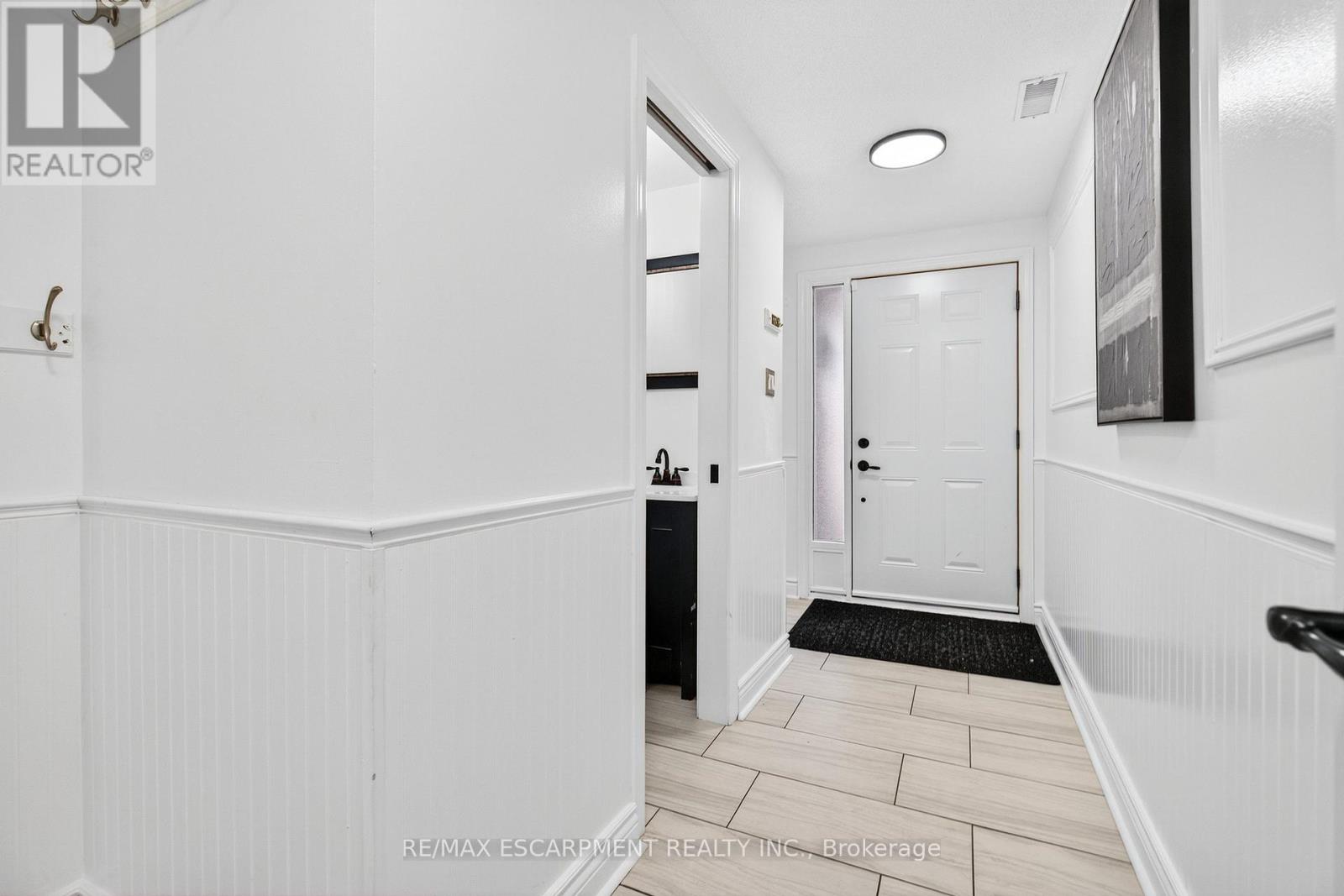70 - 11 Harrisford Street, Hamilton, Ontario  L8K 6L7 - Photo 2 - X13713238