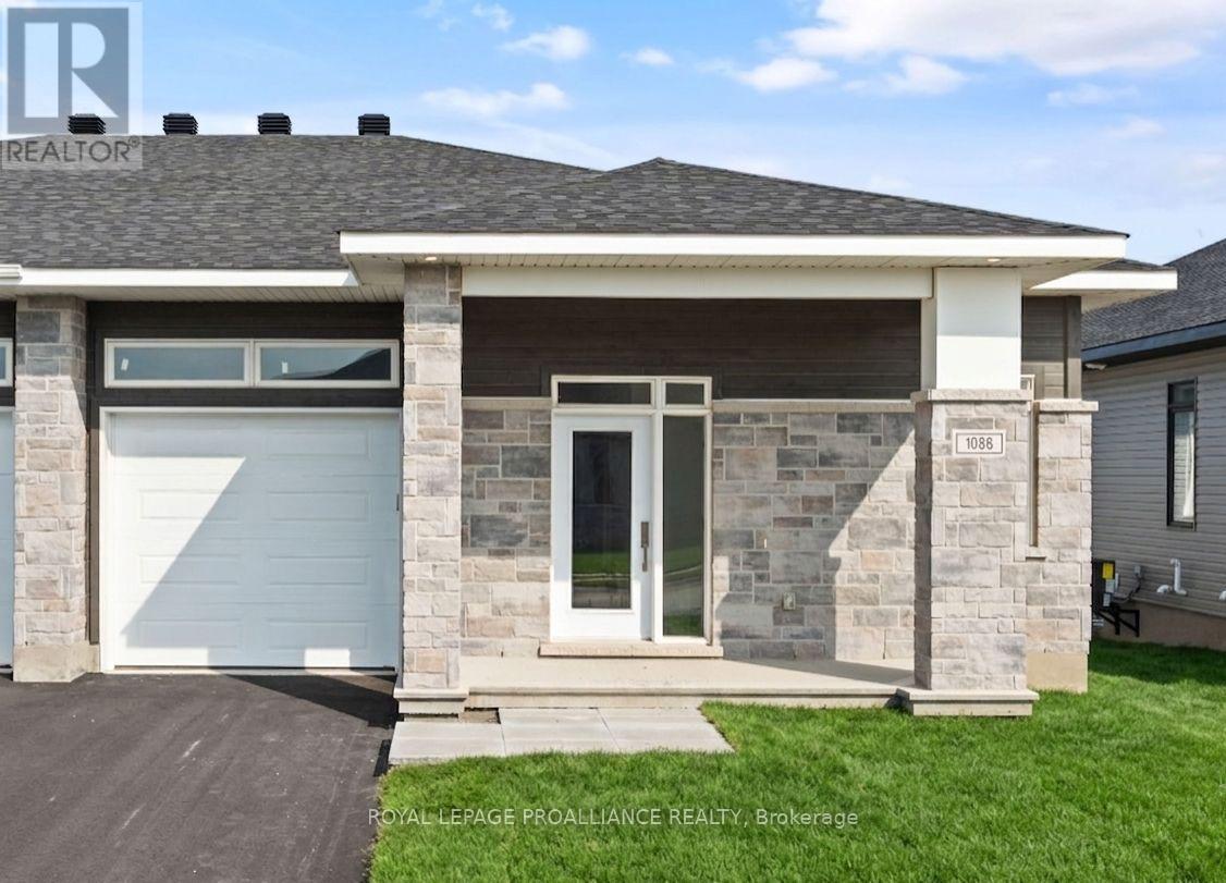 1086 Moore Street, Brockville, Ontario  K6V 0H2 - Photo 1 - X13656132