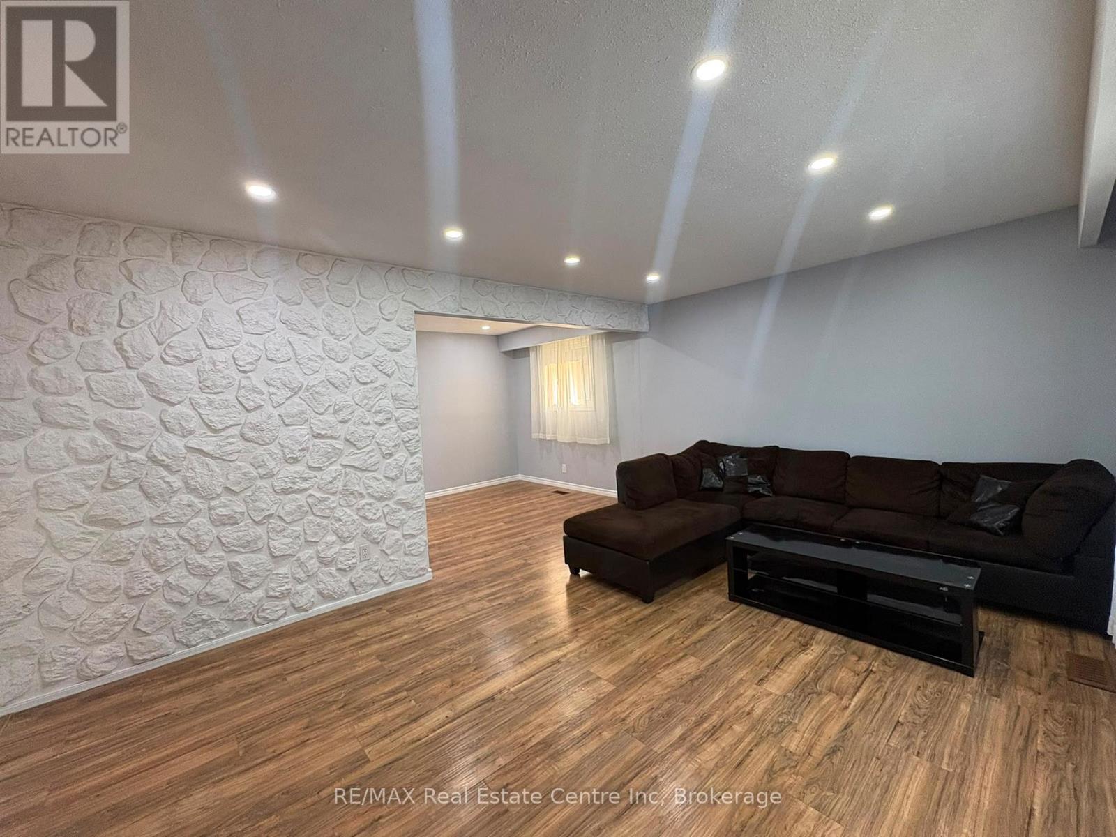 98 Marksam Road, Guelph, Ontario  N1H 6T2 - Photo 4 - X13680906