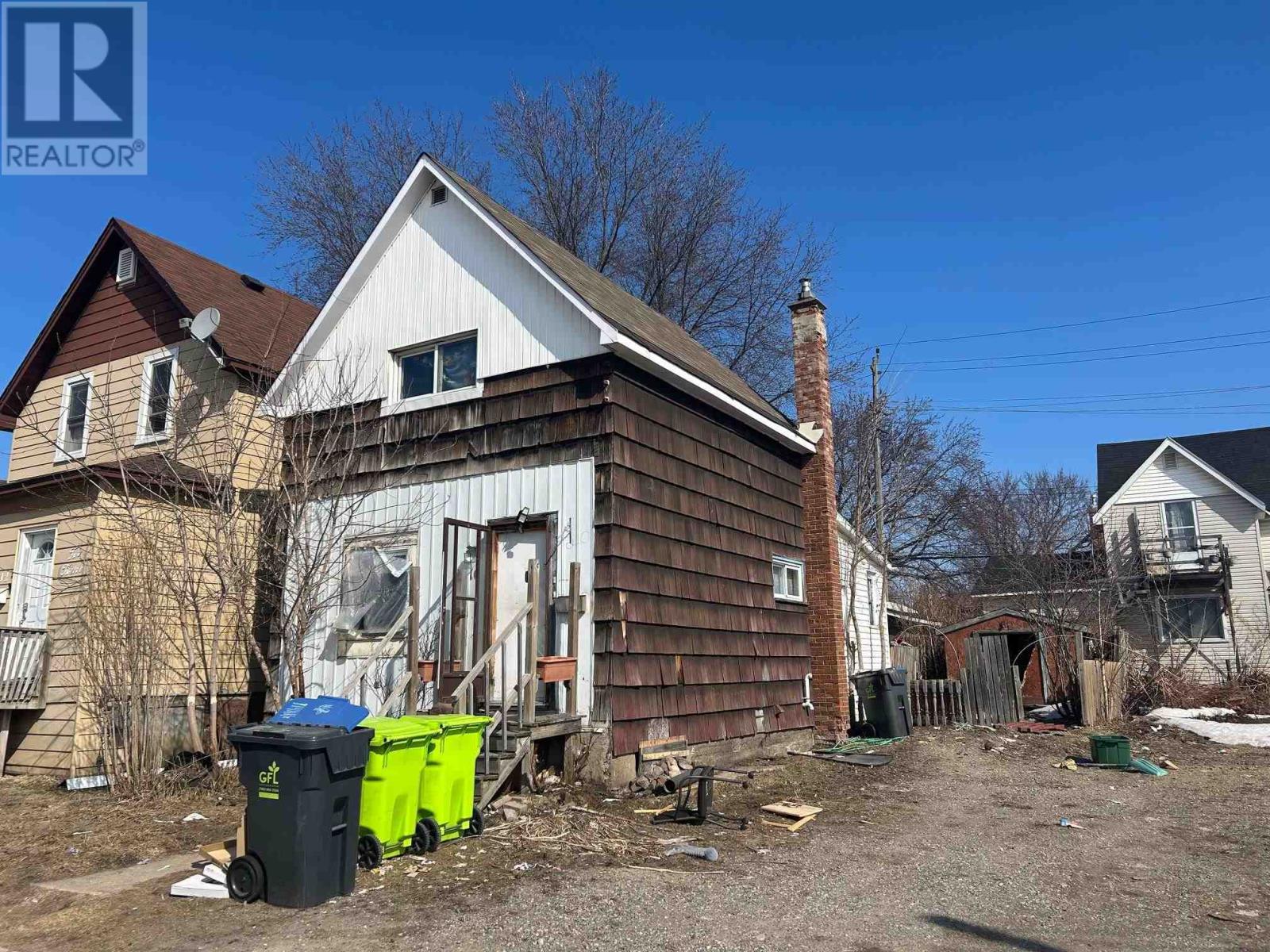 210 Cathcart St, Sault Ste. Marie, Ontario P6A 1E6 - Photo 1 - SM261647