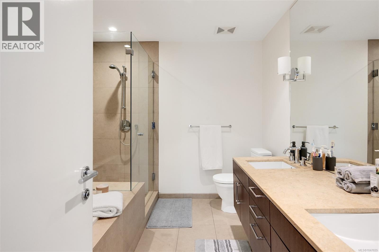 Th5 100 Saghalie Ave, Victoria, British Columbia  V9A 0A1 - Photo 24 - 1047655