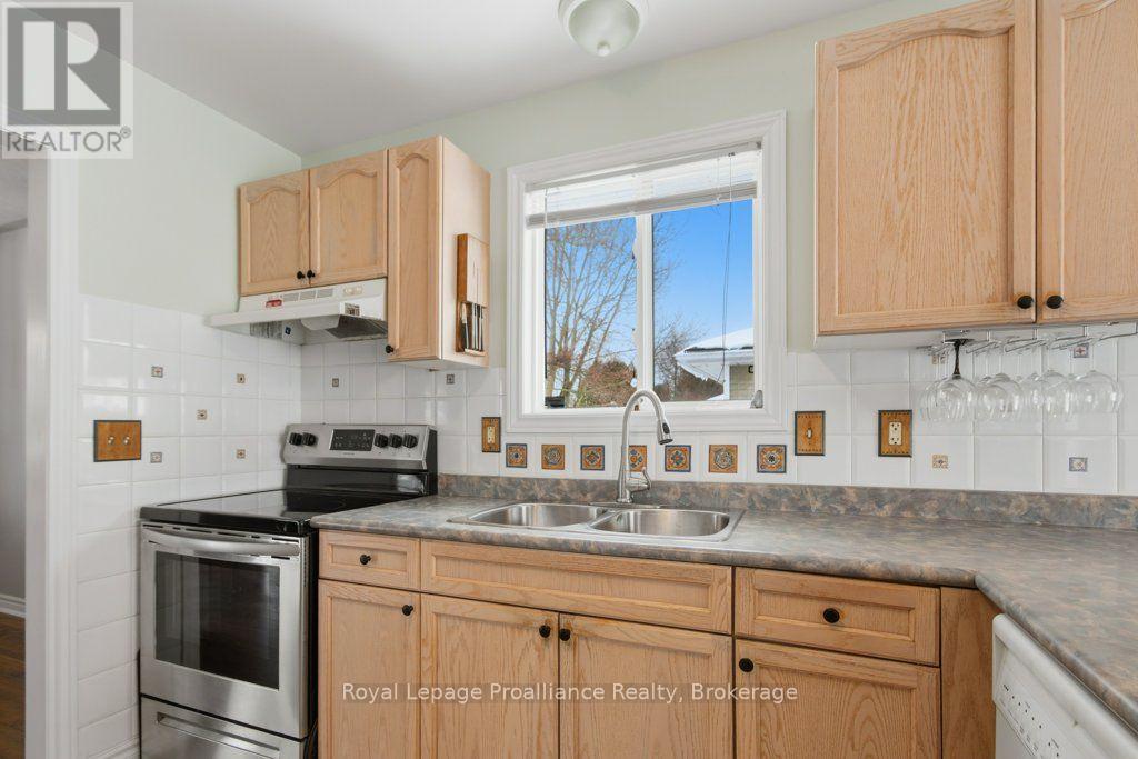 94 Sandbanks Court, Prince Edward County, Ontario  K0K 3L0 - Photo 15 - X13112686