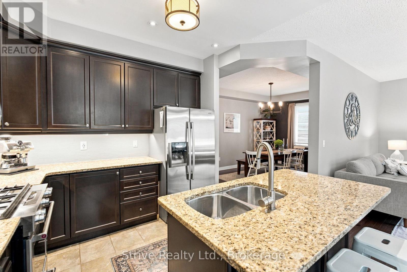 28 Woolacott Lane, Clarington, Ontario  L1C 0J4 - Photo 9 - E13713546