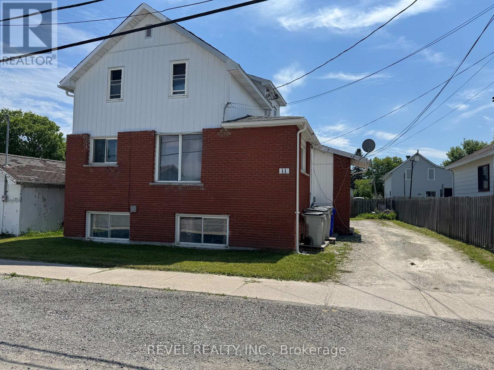 11 Shamrock Avenue, Timmins, Ontario  P0N 1C0 - Photo 2 - T13713450