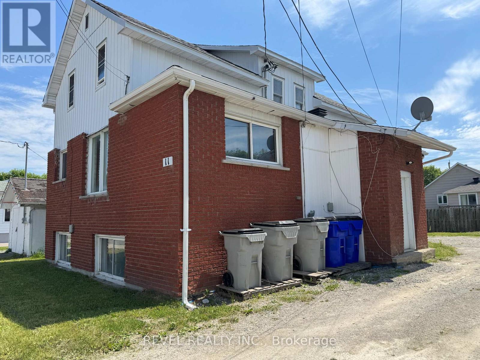 11 Shamrock Avenue, Timmins, Ontario  P0N 1C0 - Photo 3 - T13713450