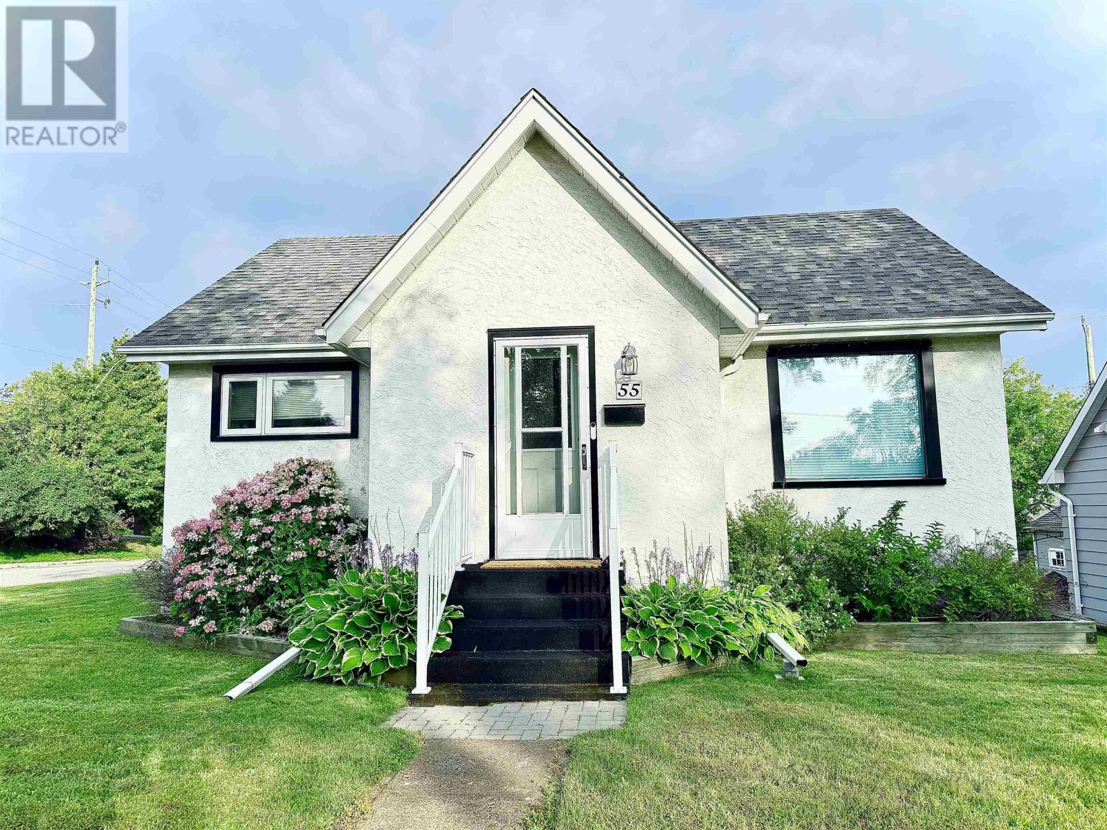 55 Ray BLVD, Thunder Bay, Ontario