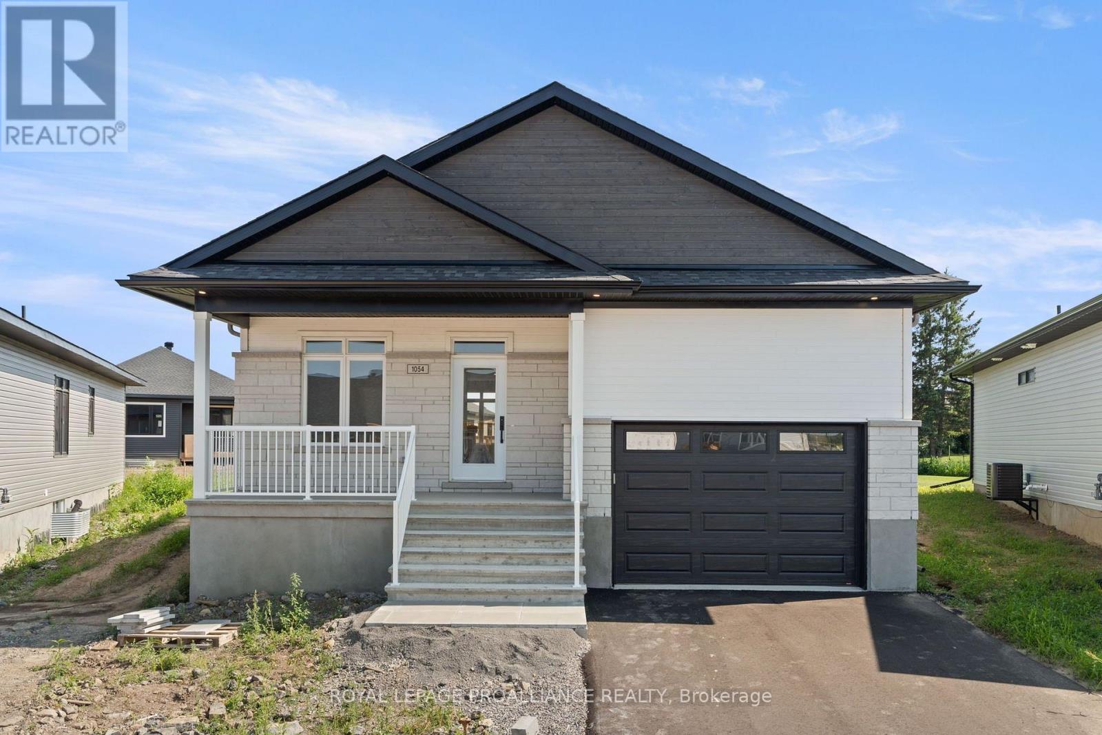 1054 Turner Drive, Brockville, Ontario  K6V 0G8 - Photo 2 - X13643272