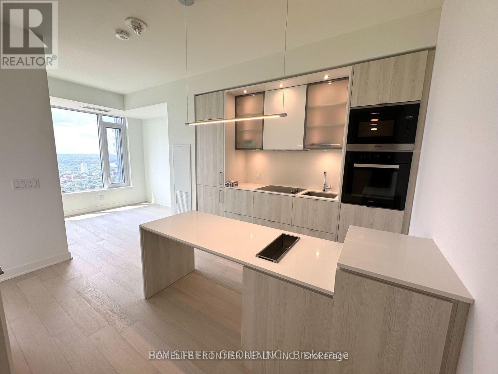 3210 - 11 Yorkville Avenue, Toronto, Ontario  M4W 0B7 - Photo 2 - C13713438
