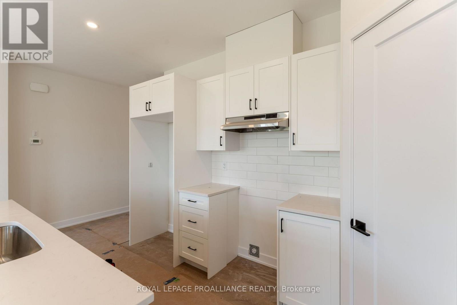 1024 Moore Street, Brockville, Ontario  K6V 0H2 - Photo 13 - X13713044
