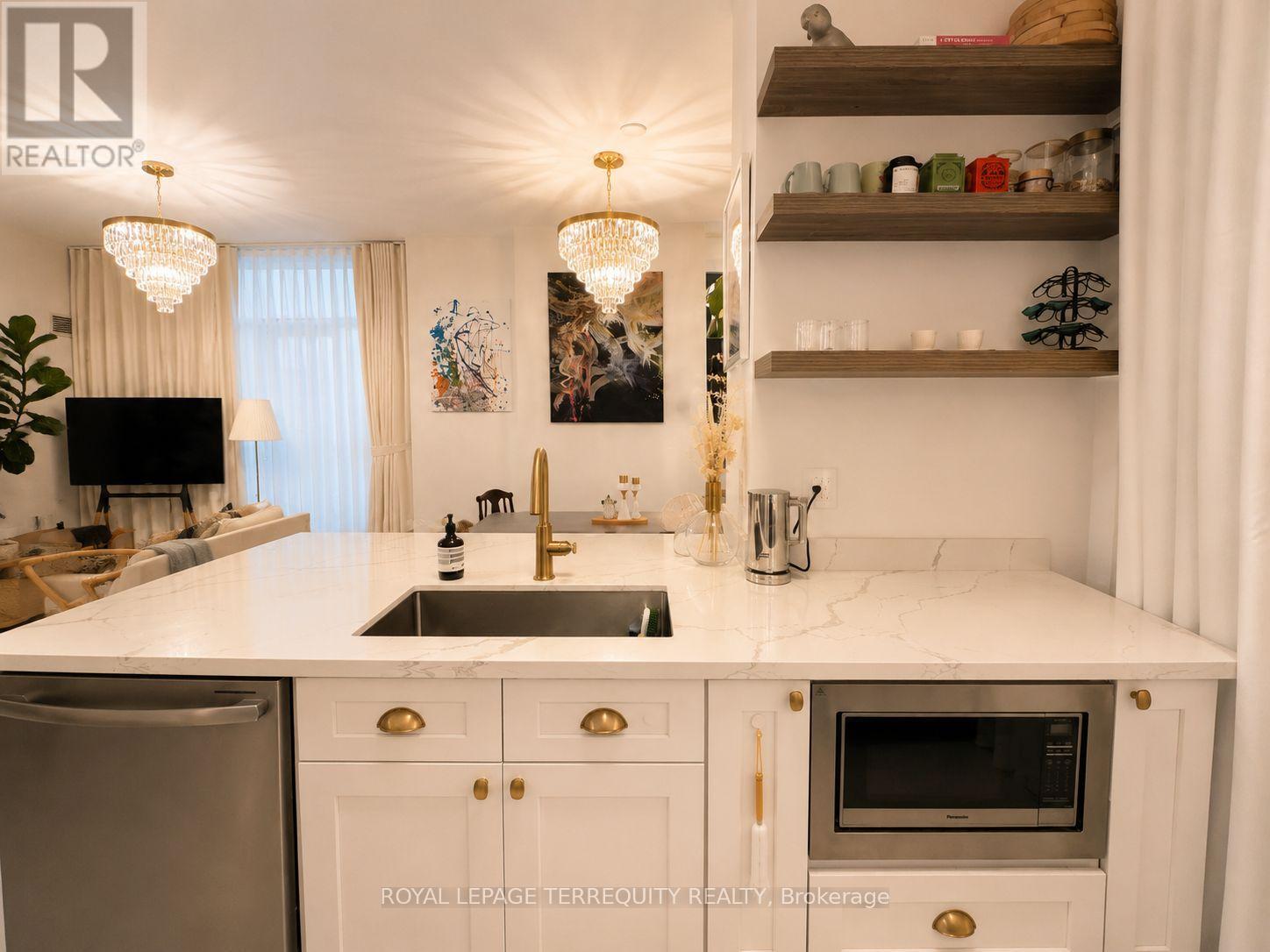 101 - 60 St Clair Avenue W, Toronto, Ontario  M4V 1M1 - Photo 2 - C13713534