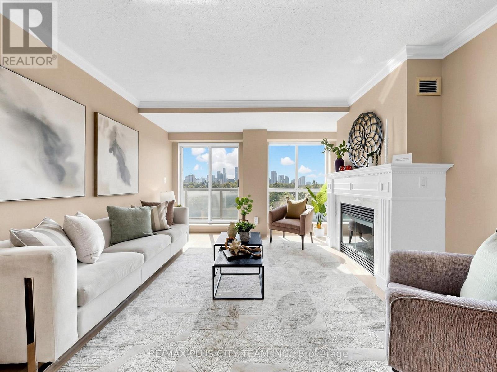 701 - 1818 Bayview Avenue, Toronto, Ontario  M4G 4G6 - Photo 2 - C13713544