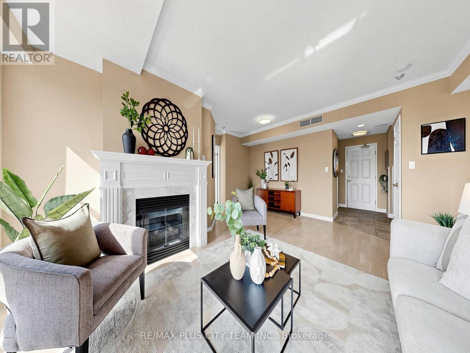 701 - 1818 Bayview Avenue, Toronto, Ontario  M4G 4G6 - Photo 5 - C13713544