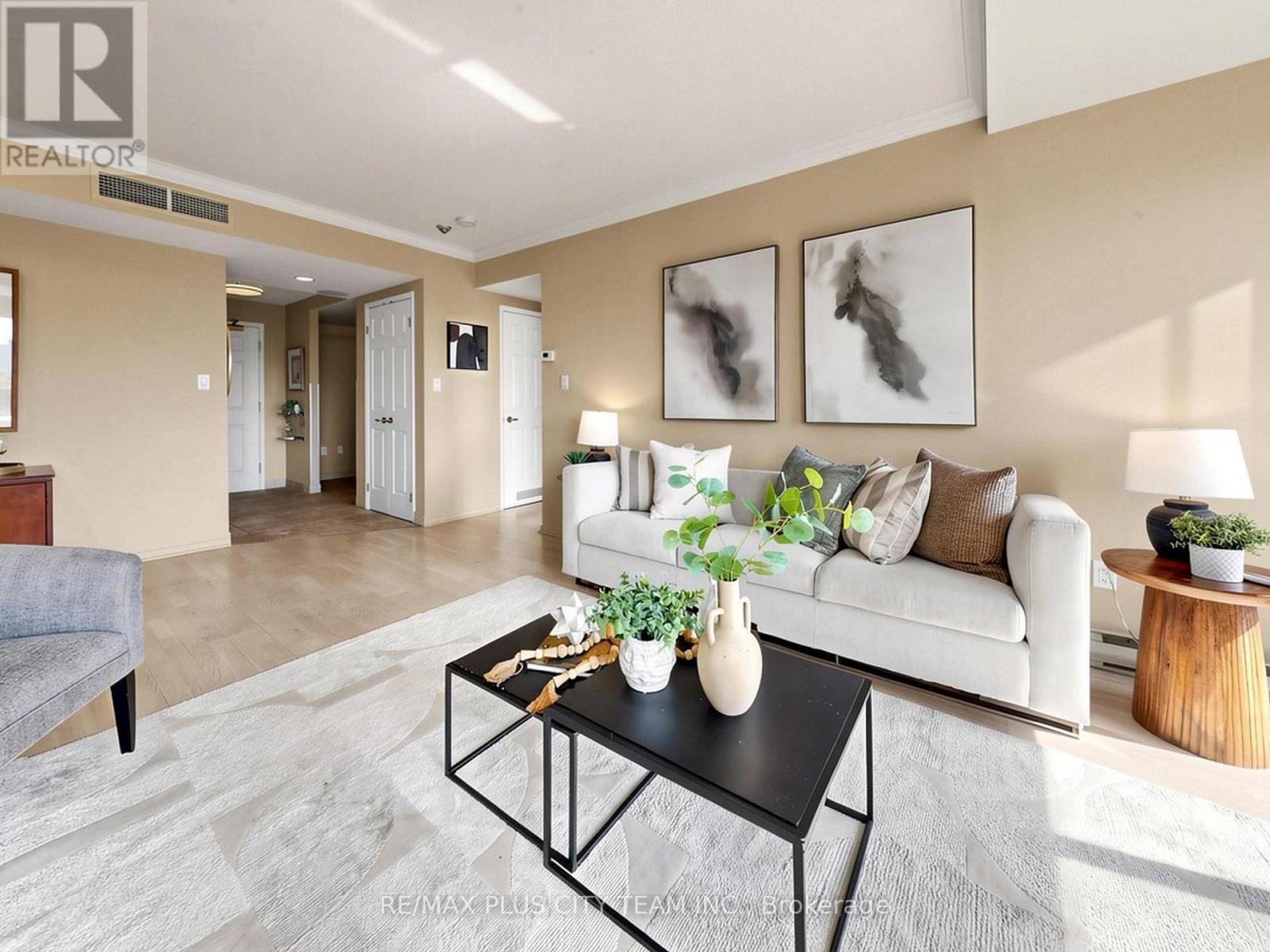 701 - 1818 Bayview Avenue, Toronto, Ontario  M4G 4G6 - Photo 6 - C13713544