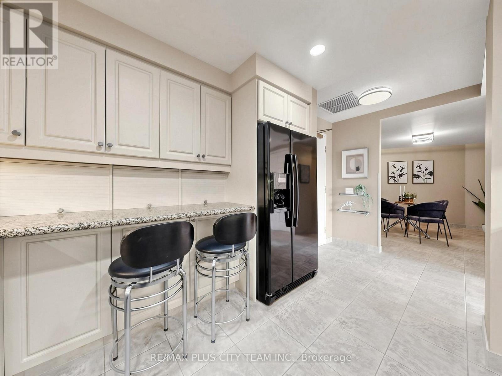 701 - 1818 Bayview Avenue, Toronto, Ontario  M4G 4G6 - Photo 9 - C13713544
