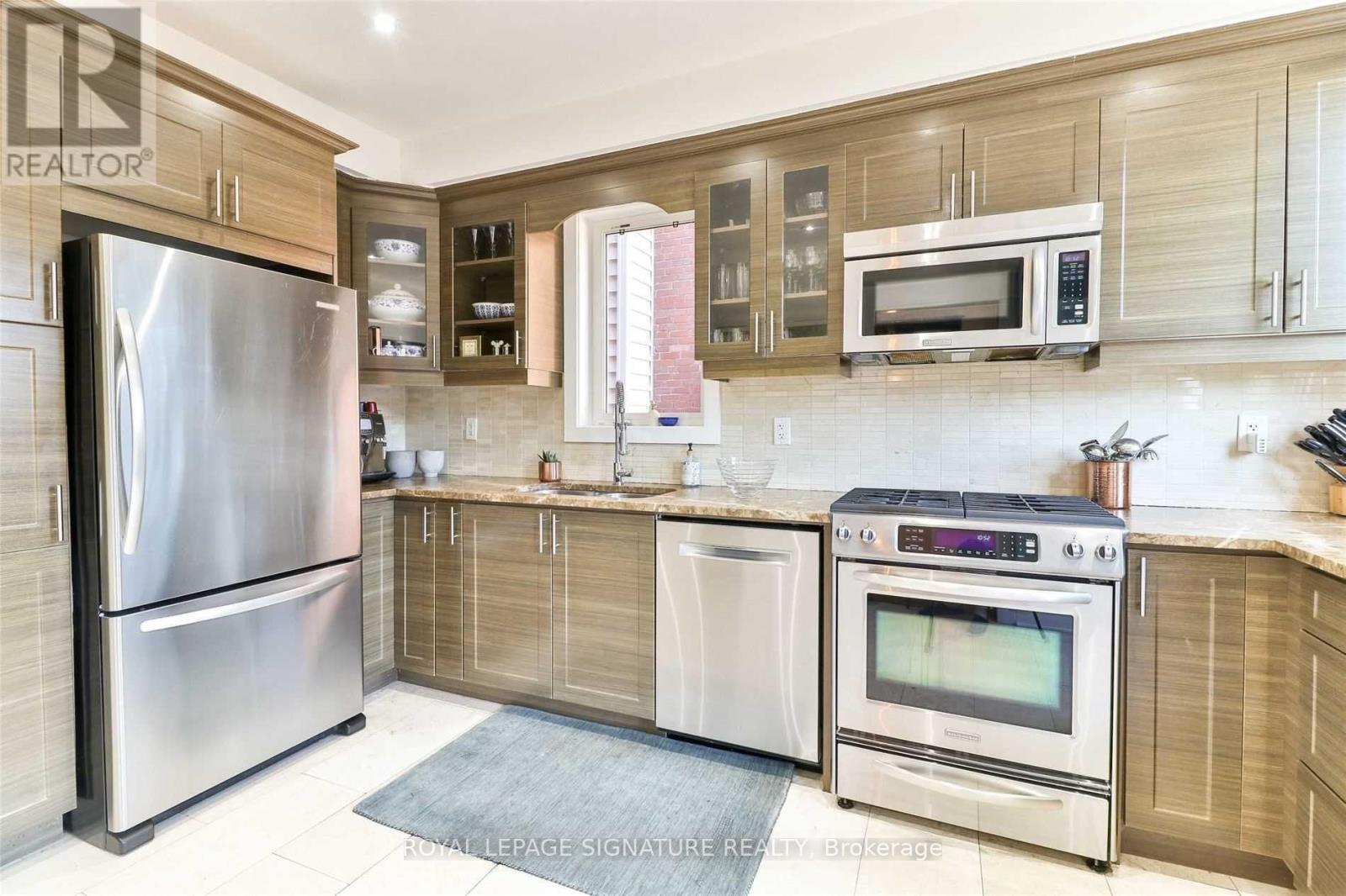 157 Northcliffe Boulevard, Toronto, Ontario  M6E 3K5 - Photo 16 - C13713554