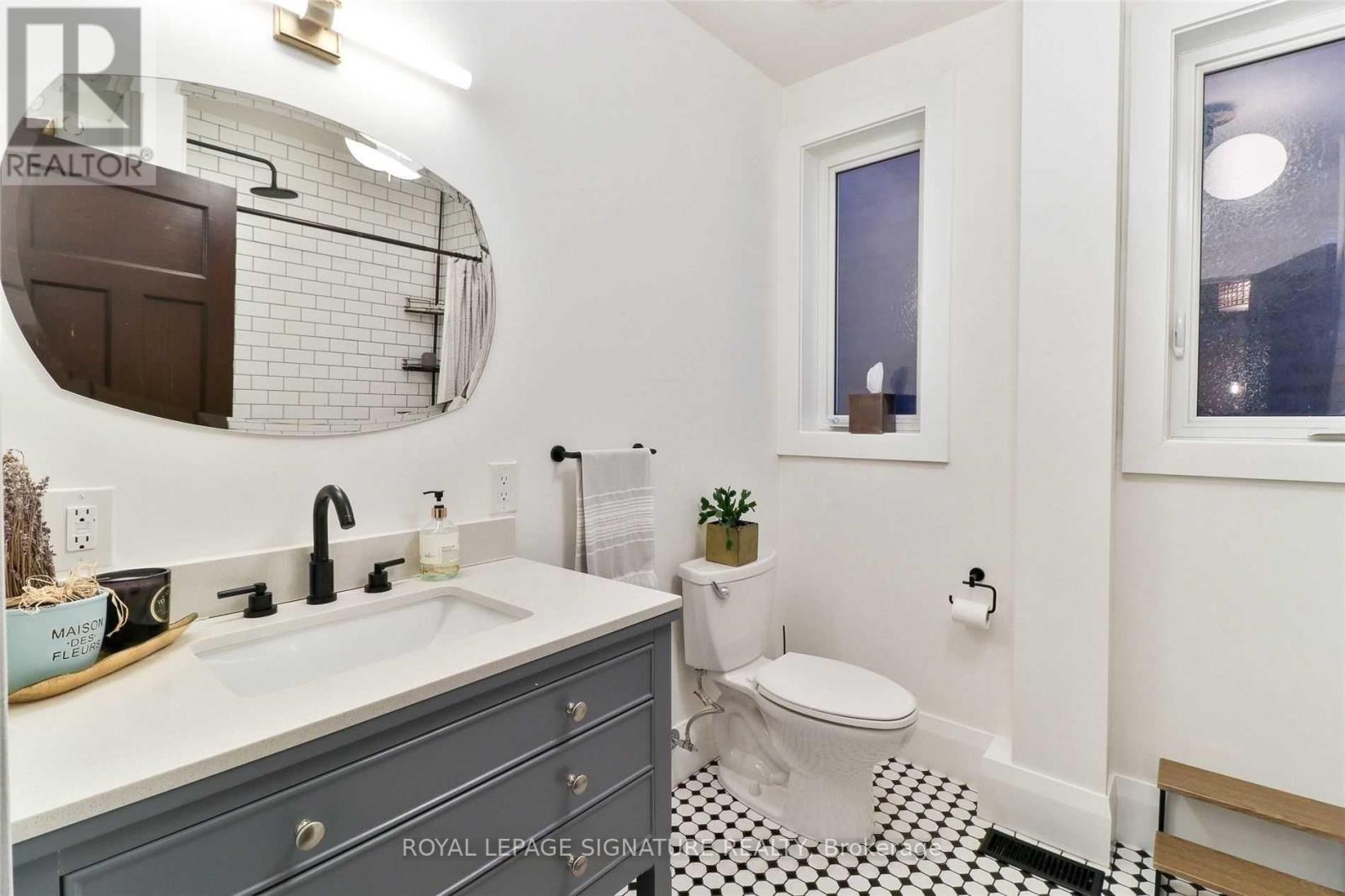 157 Northcliffe Boulevard, Toronto, Ontario  M6E 3K5 - Photo 28 - C13713554