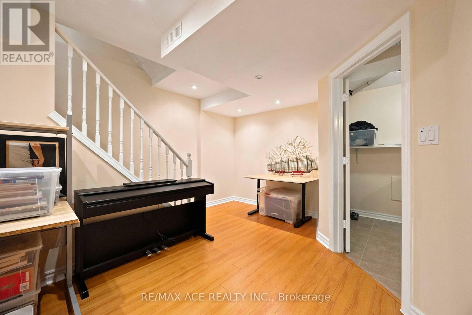 16 White's Hill Avenue, Markham, Ontario  L6B 1C1 - Photo 21 - N13713512