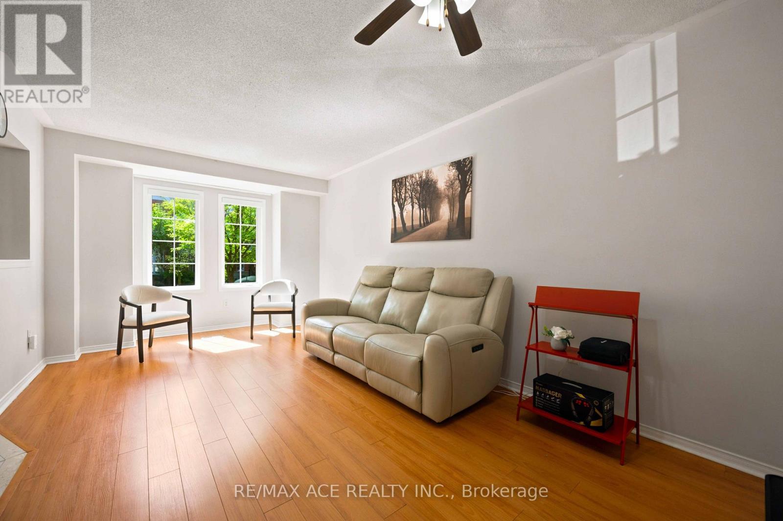 16 White's Hill Avenue, Markham, Ontario  L6B 1C1 - Photo 5 - N13713512