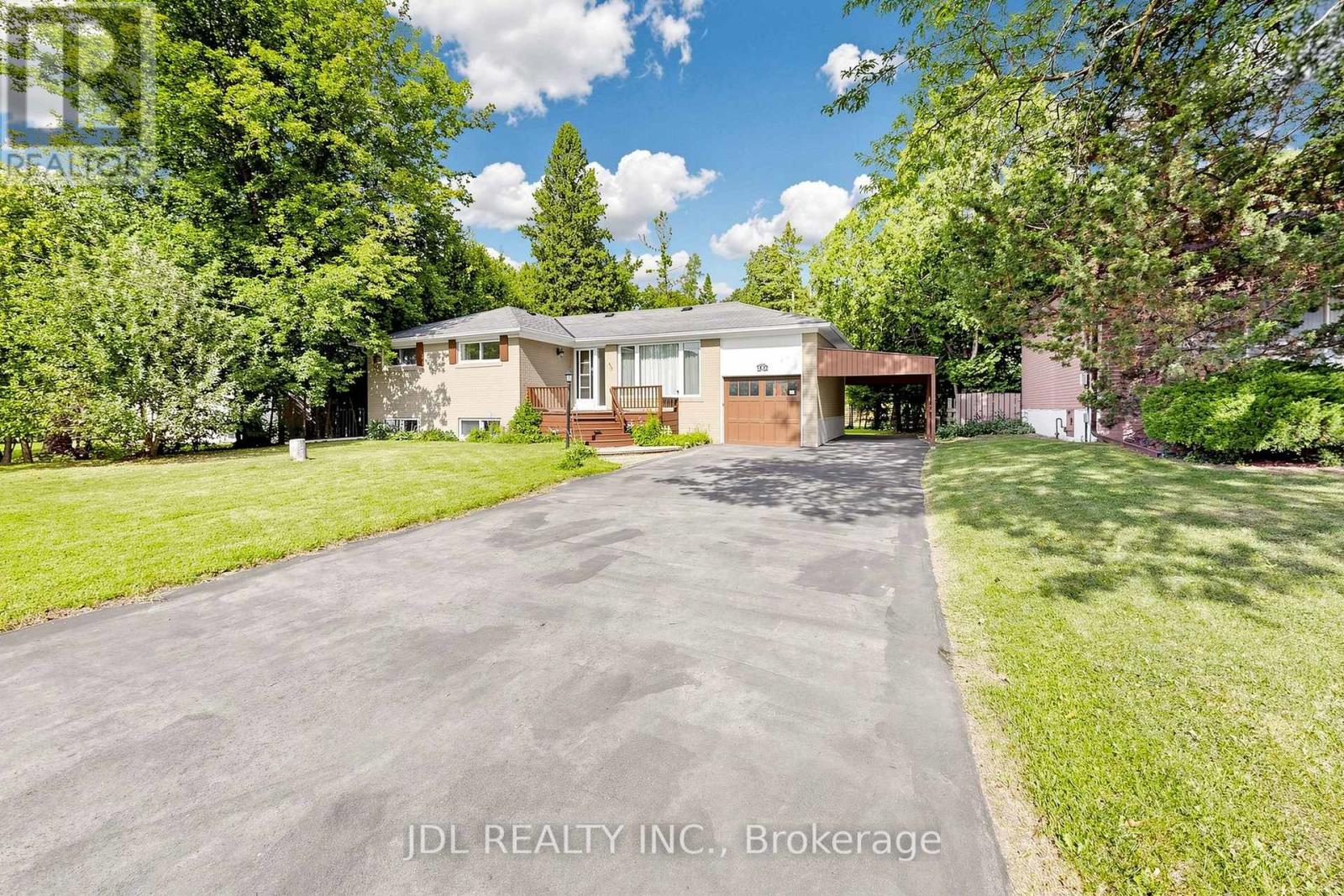 105 Park Avenue, Newmarket, Ontario  L3Y 1T6 - Photo 3 - N13713524