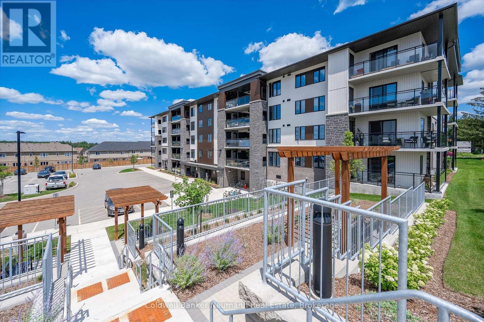 102 - 104 SUMMIT RIDGE DRIVE, Guelph, Ontario
