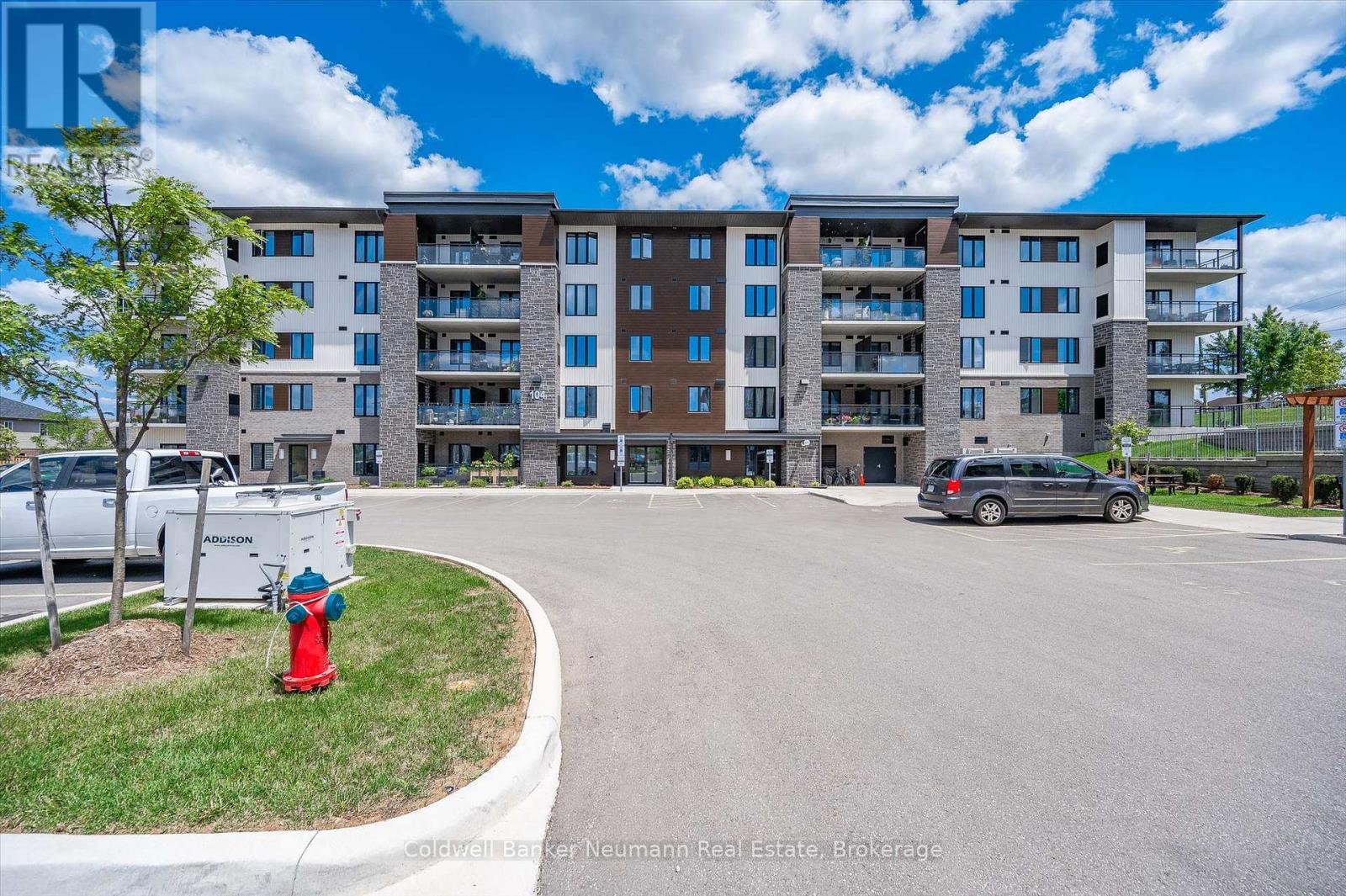 102 - 104 Summit Ridge Drive, Guelph, Ontario  N1E 0R5 - Photo 2 - X13713484