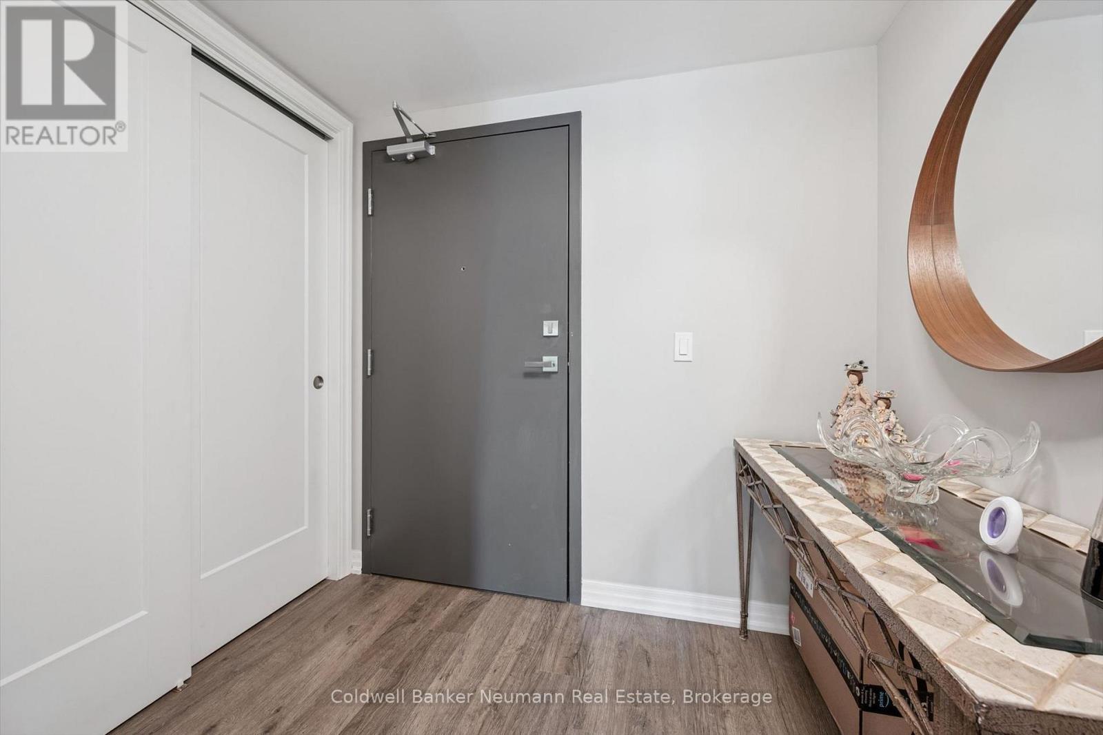 102 - 104 Summit Ridge Drive, Guelph, Ontario  N1E 0R5 - Photo 4 - X13713484