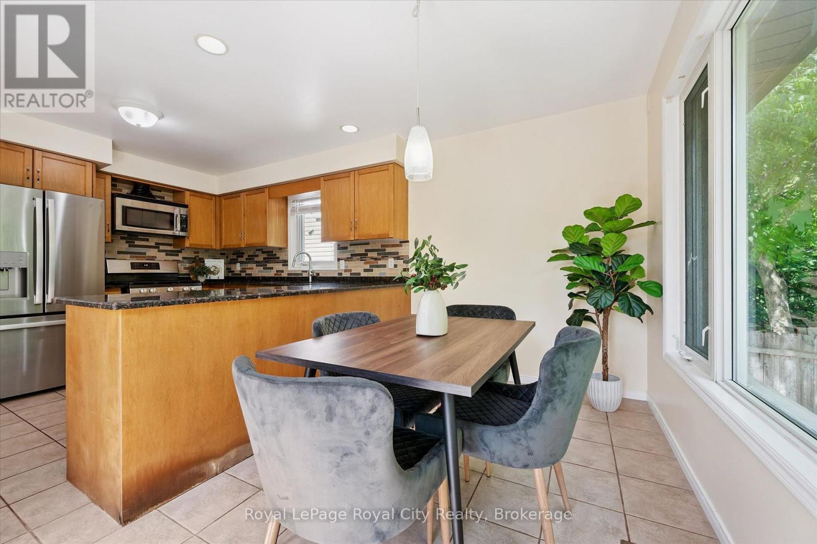 73 Waxwing Crescent, Guelph, Ontario  N1C 1E3 - Photo 17 - X13713516