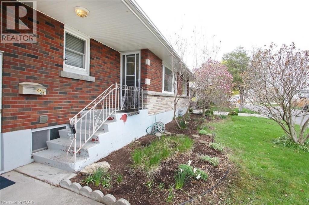 6 Myrtle Avenue Unit# Upper, St. Catharines, Ontario  L2M 5W1 - Photo 2 - 40855281
