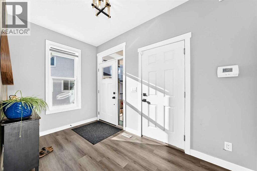 263 Chelsea Heath, Chestermere, Alberta  T1X 2N4 - Photo 3 - A2325000