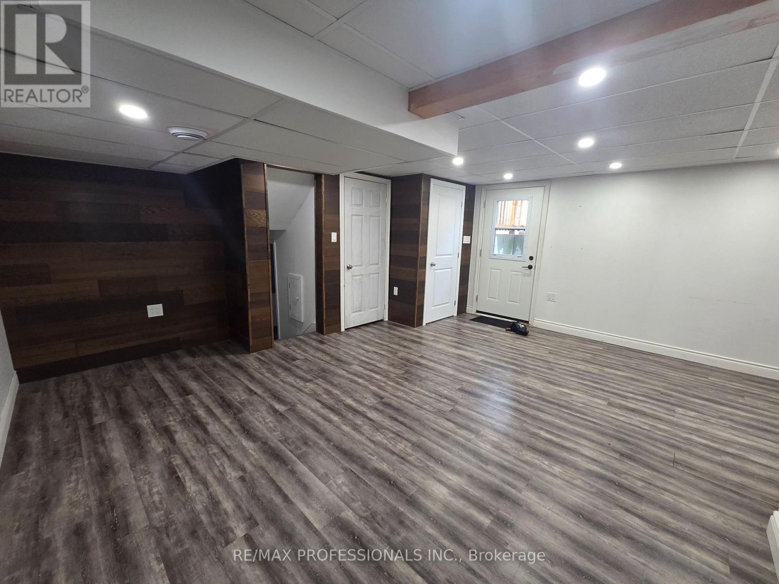 Lower - 881 Lawrence Road, Hamilton, Ontario  L8K 2A4 - Photo 4 - X13713456