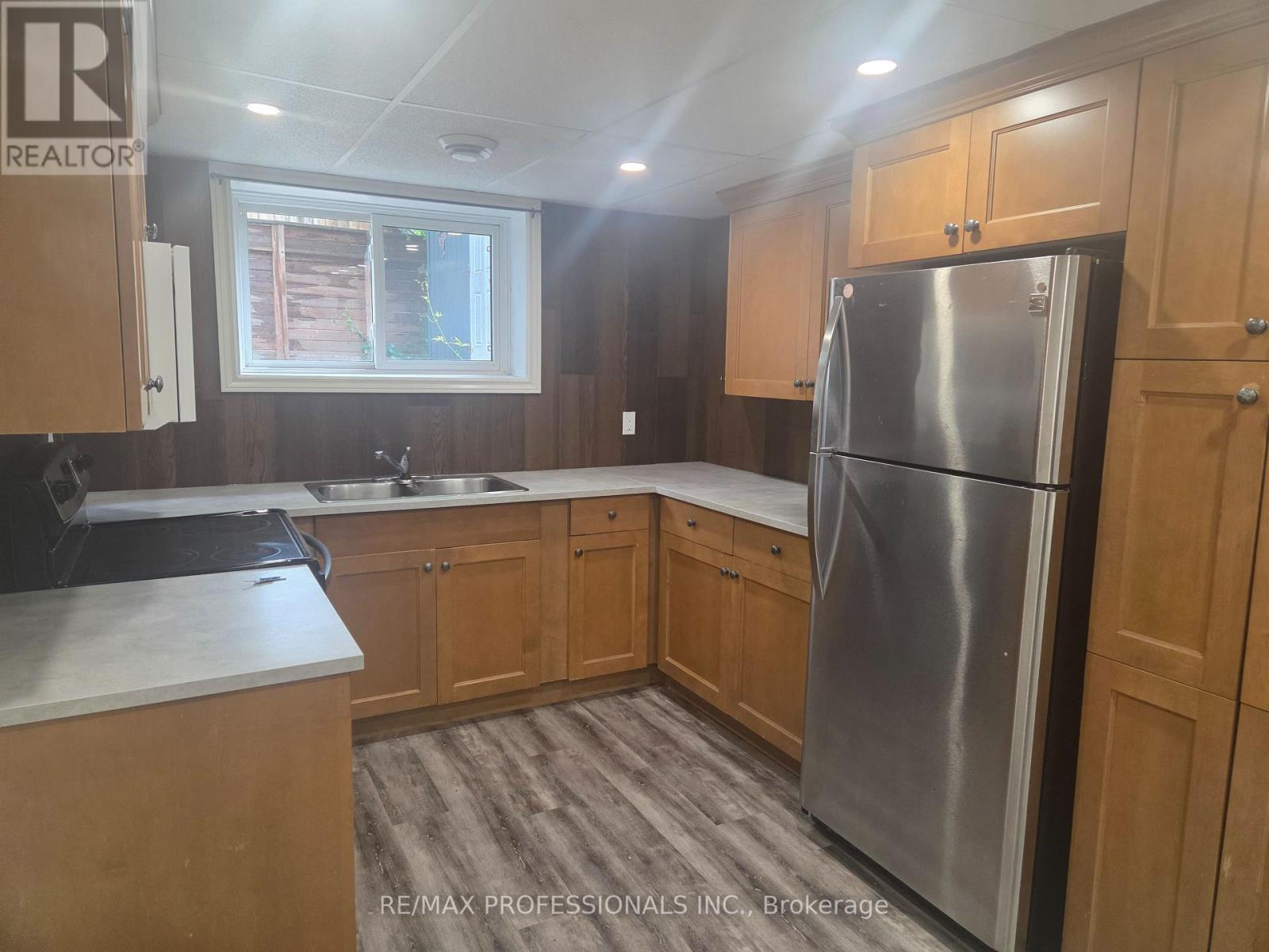 Lower - 881 Lawrence Road, Hamilton, Ontario  L8K 2A4 - Photo 5 - X13713456