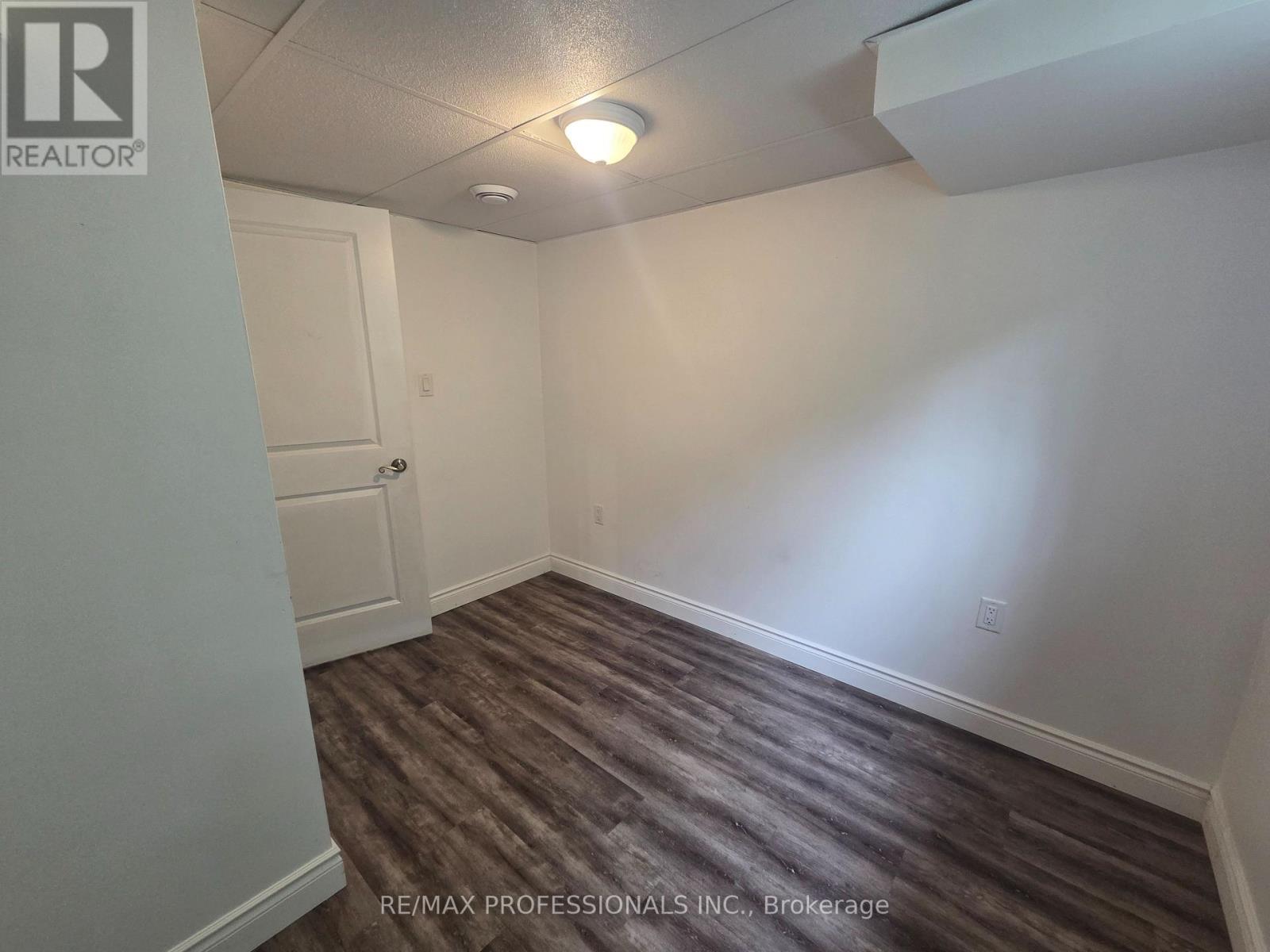 Lower - 881 Lawrence Road, Hamilton, Ontario  L8K 2A4 - Photo 7 - X13713456
