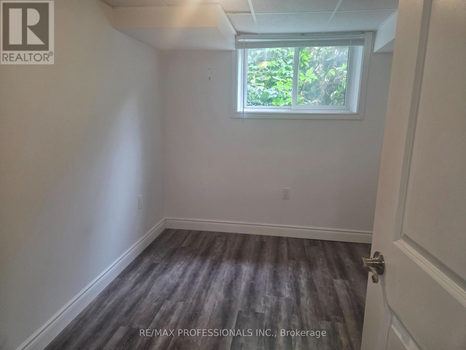 Lower - 881 Lawrence Road, Hamilton, Ontario  L8K 2A4 - Photo 8 - X13713456