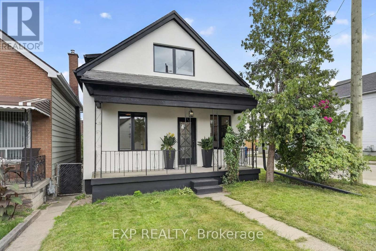 174 London Street N, Hamilton, Ontario  L8H 4C2 - Photo 2 - X13713536