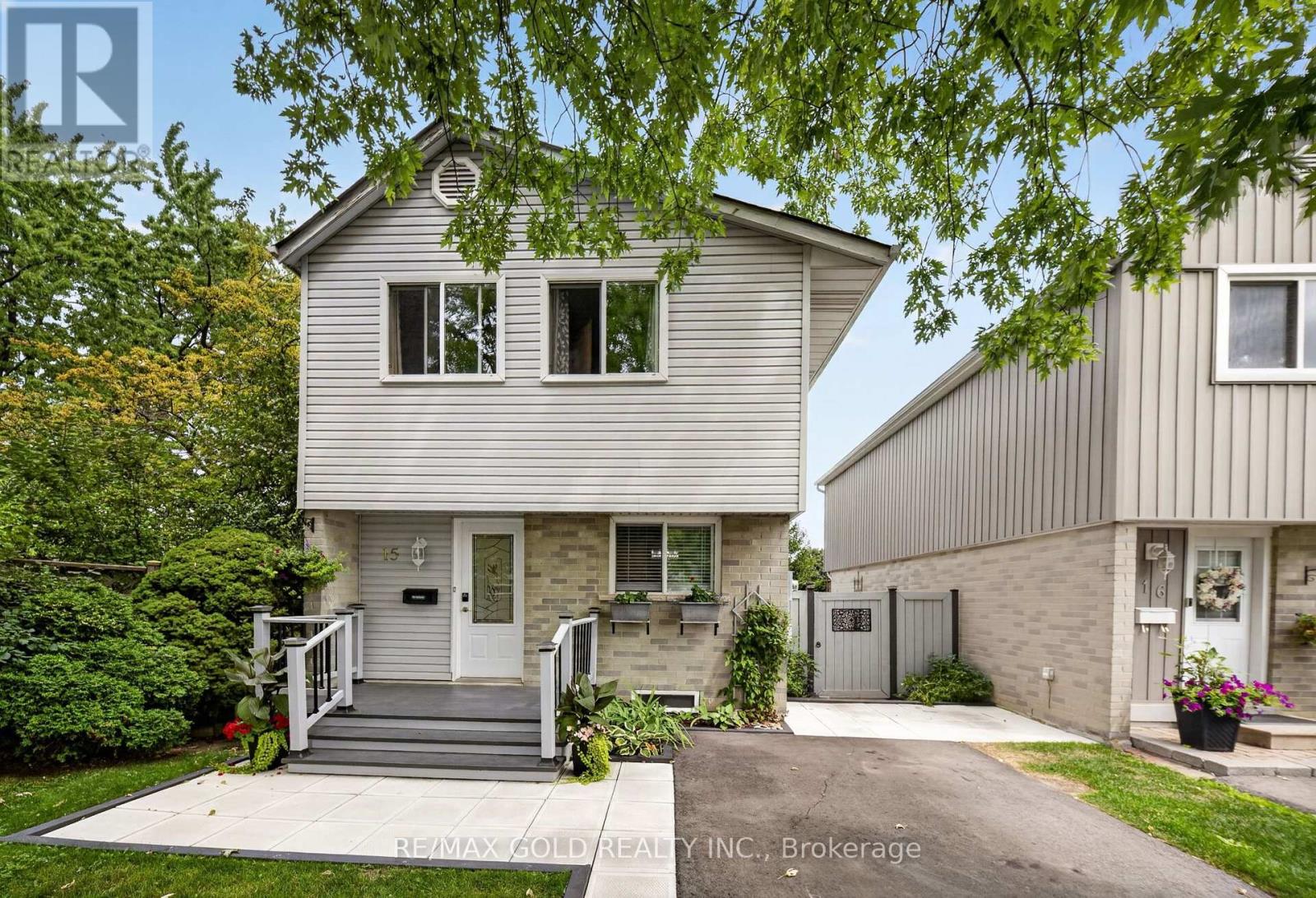 15 Jackman Drive, Brampton, Ontario  L6S 2L7 - Photo 2 - W13624694
