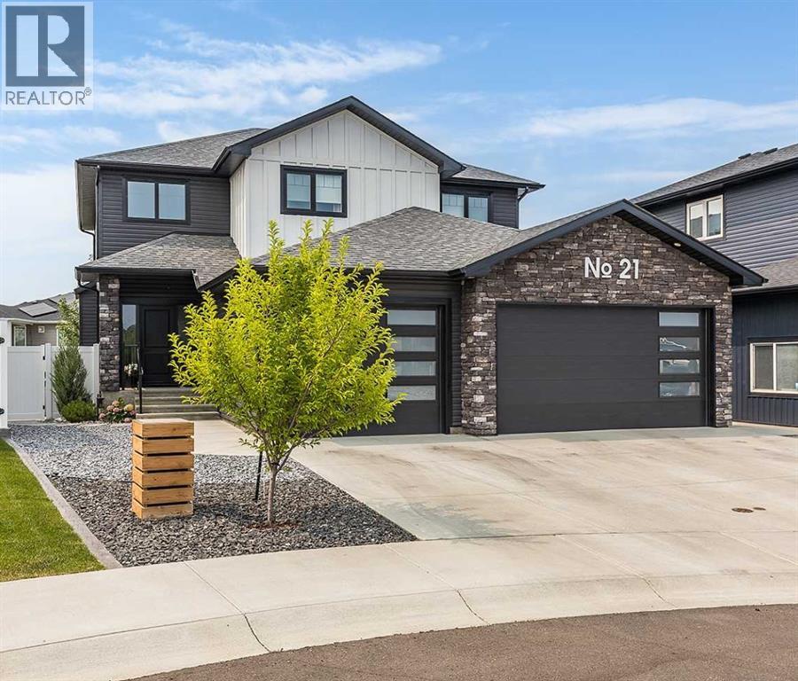 21 Hamptons Gate SE, Medicine Hat, Alberta