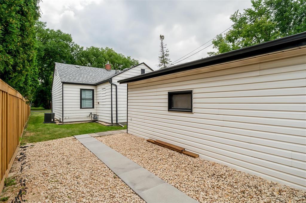 825 Lorette Avenue, Winnipeg, Manitoba  R3M 1V1 - Photo 21 - 202621403