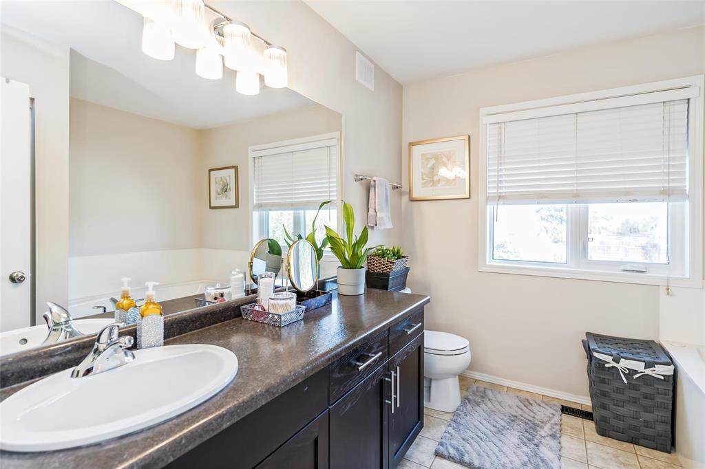 15 Helen Mayba Crescent, Winnipeg, Manitoba  R3W 0C4 - Photo 25 - 202621443